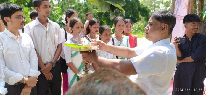 Newcomer reception held at College Majuliমাজুলীৰ পীতাম্বৰ দেৱ গোস্বামী মহাবিদ্যালয়ত নৱাগত আদৰণী সভা সম্পন্ন