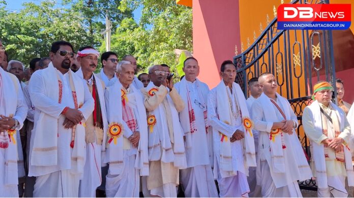 Ras Festival began: ৫০খন পতাকা উত্তোলনৰে আৰম্ভ চিলাপথাৰ ৰাস মহোৎসৱৰ সোণালী জয়ন্তী সমাৰোহ